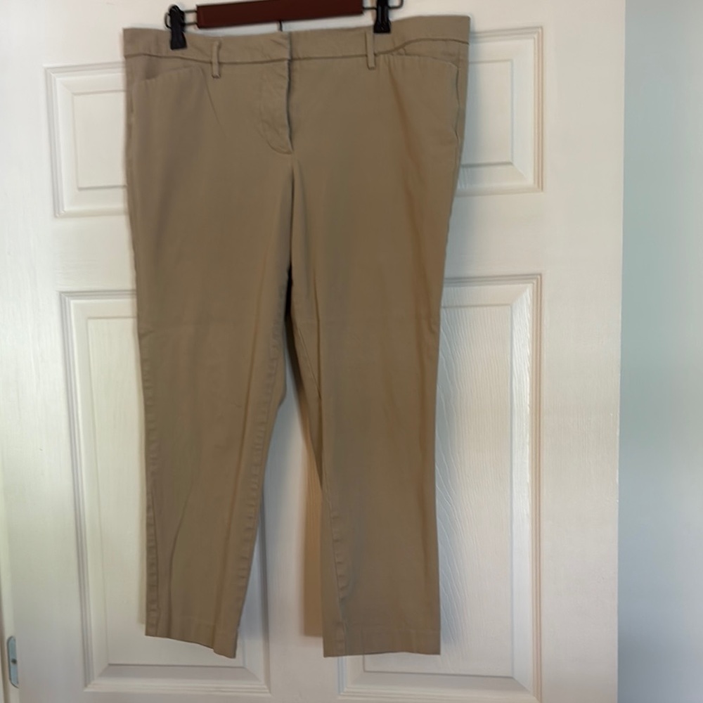 Women’s Worthington Ankle khakis